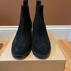 Ugg Faye Boot Size 8 black suede